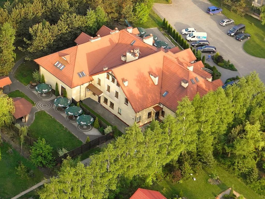 Hotel Maxima Wolanów Exteriör bild